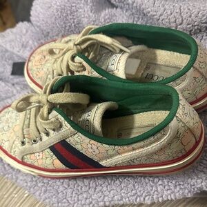 Gucci Kids Beige Floral Sneakers with Green Trim